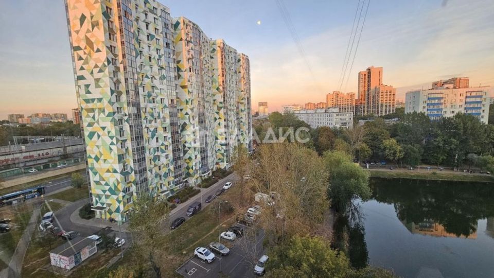 Продается 1-комнатная квартира, площадью 33.00 кв.м. Москва, улица Красных Зорь, дом 59