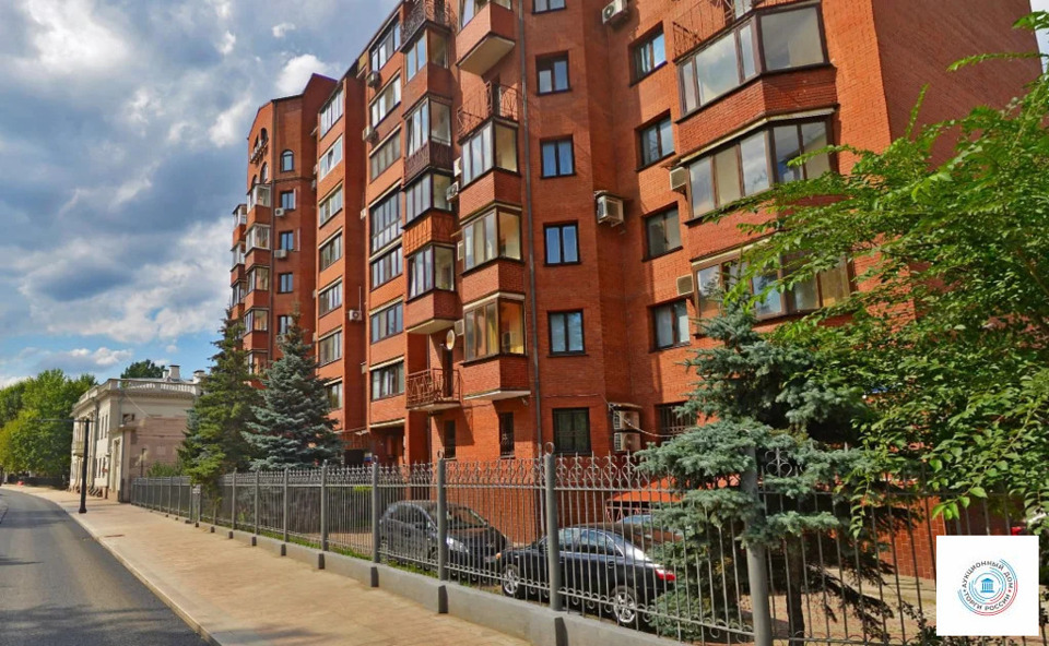 Продается 3-комнатная квартира, площадью 110.80 кв.м. Москва, улица Казакова, дом 27