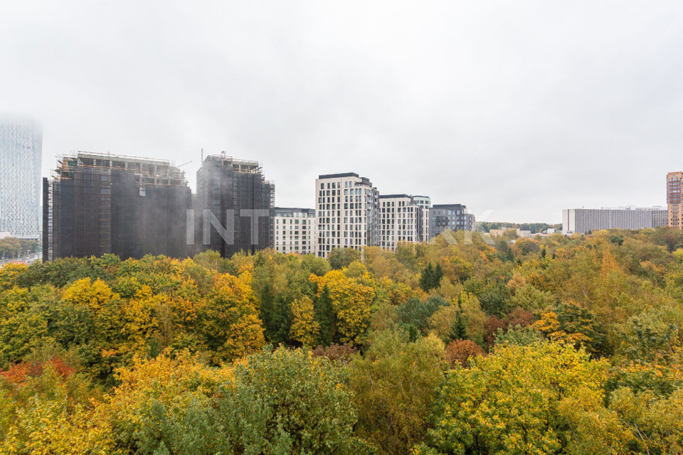 Продается 3-комнатная квартира, площадью 94.00 кв.м. Москва, улица Мосфильмовская, дом 11к1