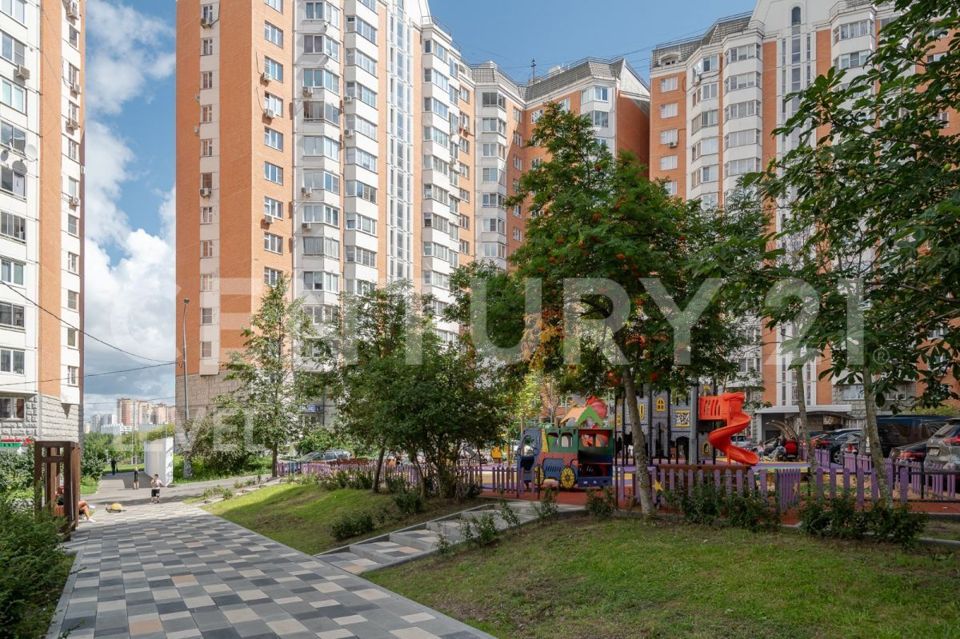 Продается 1-комнатная квартира, площадью 37.80 кв.м. Москва, Боровское шоссе, дом 18к3