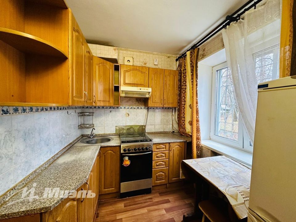 Продается 2-комнатная квартира, площадью 39.50 кв.м. Московская область, Красногорск городской округ, рабочий поселок Нахабино, улица Институтская, дом 1