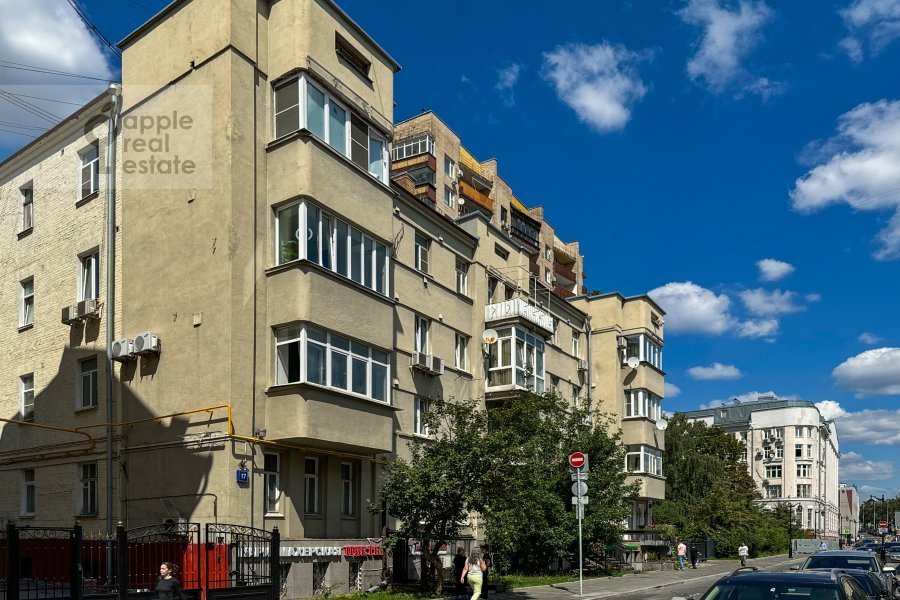 Продается 3-комнатная квартира, площадью 60.00 кв.м. Москва, улица Бронная Большая, дом 17