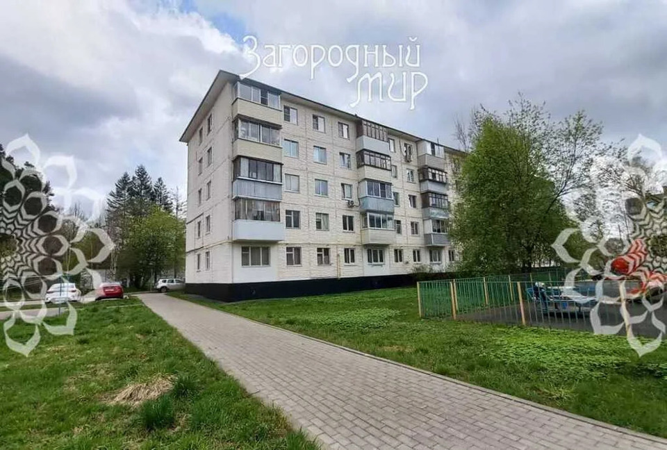 Продается 2-комнатная квартира, площадью 42.20 кв.м. Москва, поселение Новофедоровское, деревня Яковлевское, дом 12