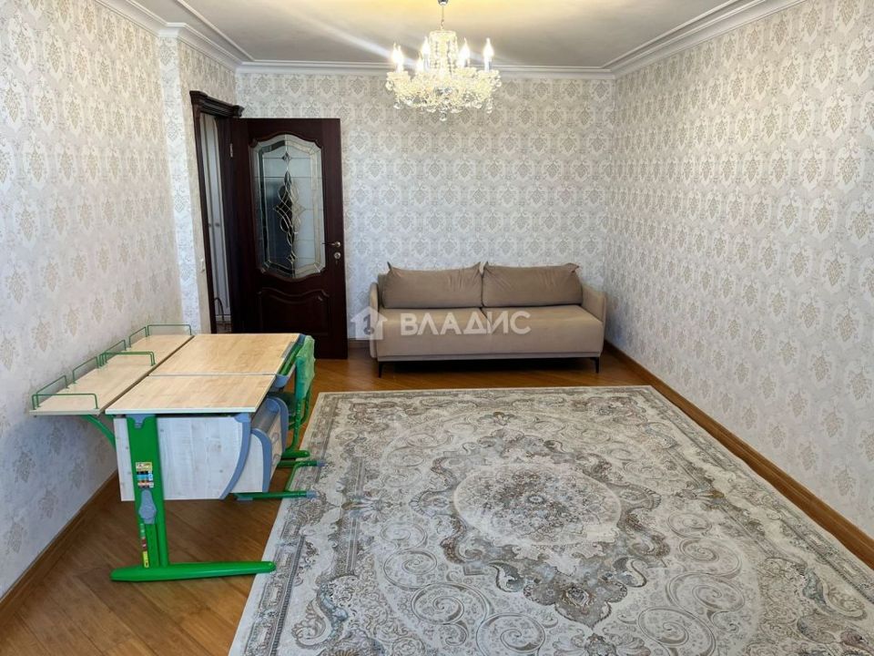 Продается 3-комнатная квартира, площадью 65.00 кв.м. Москва, улица Кунцевская, дом 13/6