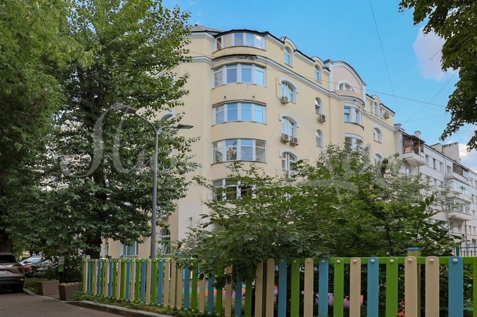 Продается 4-комнатная квартира, площадью 168.90 кв.м. Москва, переулок Голиковский, дом 5