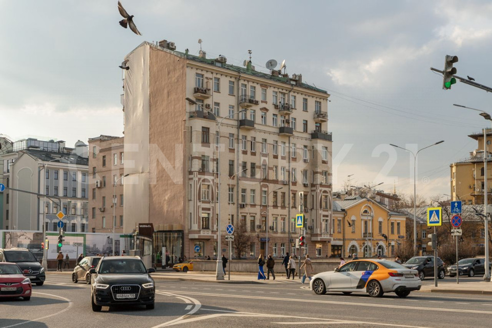 Продается 4-комнатная квартира, площадью 152.00 кв.м. Москва, Никитский бульвар, дом 5