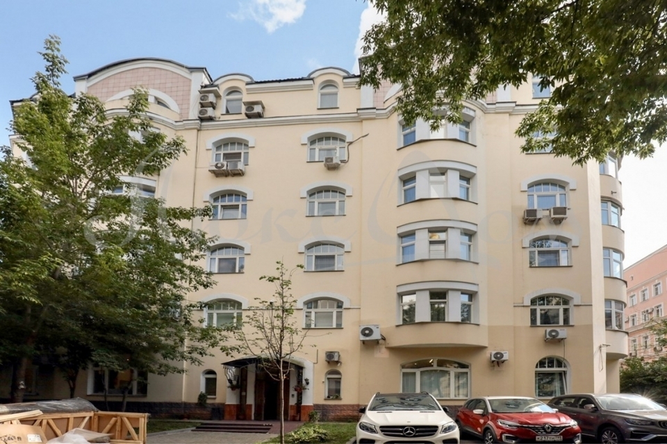 Продается 4-комнатная квартира, площадью 168.90 кв.м. Москва, переулок Голиковский, дом 5